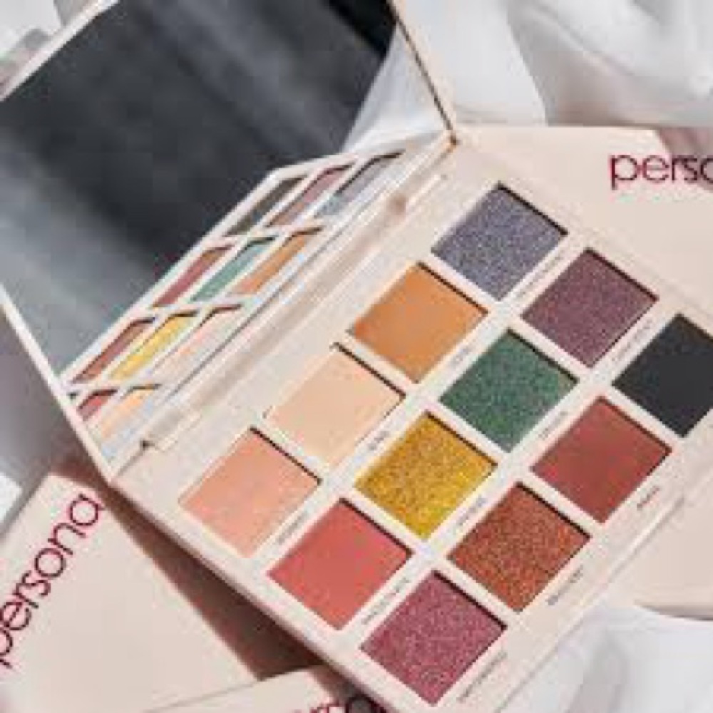 59- NEW IN BOX - Persona Identity Two Eyeshadow Palette
